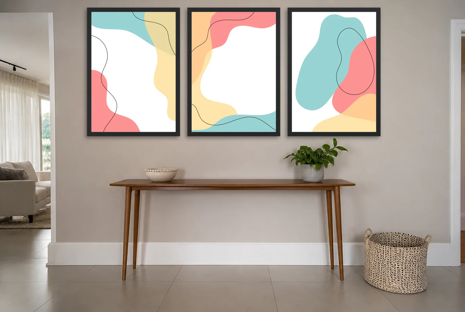 Pôster Trio abstrato em coral e verde-água emoldurado na parede: hall de entrada