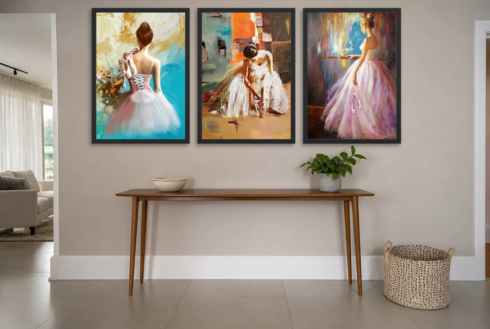 Pôster Trio de bailarinas em pintura a óleo emoldurado na parede: hall de entrada