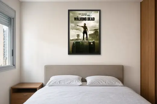 Pôster The Walking Dead (2010): Rick em cima do ônibus emoldurado na parede: quarto de casal