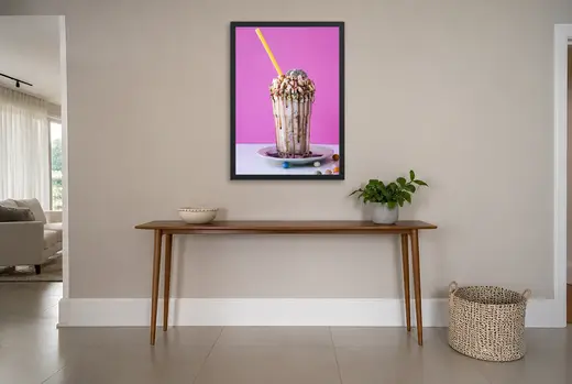 Pôster Milkshake decorado com calda emoldurado na parede: hall de entrada