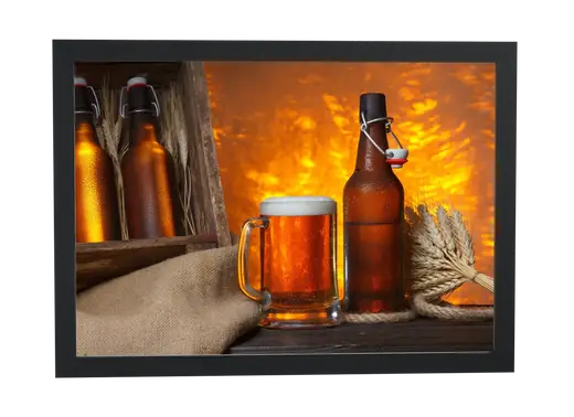 Pôster Cerveja e trigo em cenário rústico emoldurado