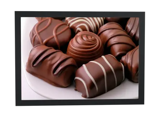 Pôster Bombons de chocolate variados emoldurado
