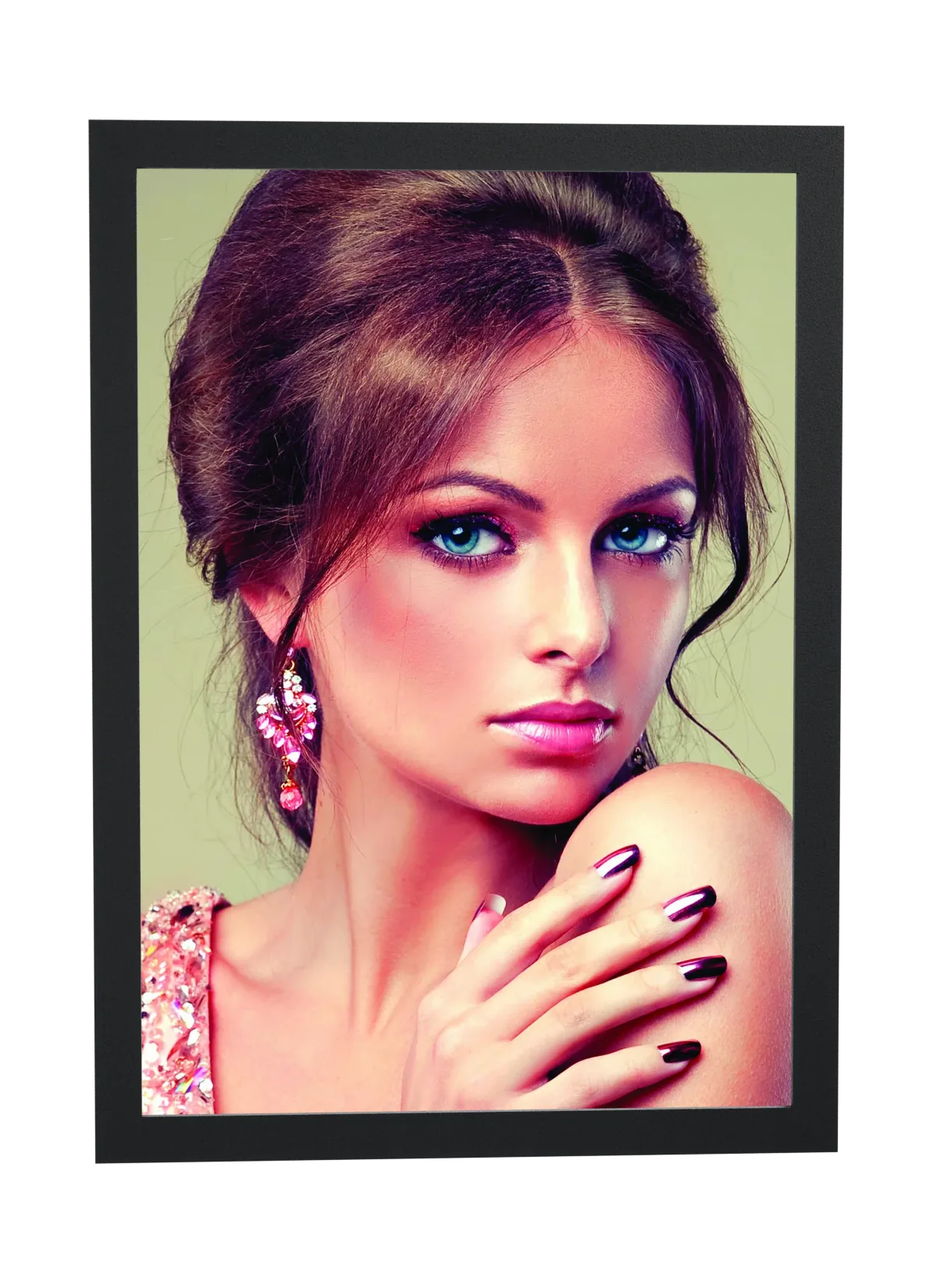 Pôster Penteado elegante com maquiagem marcante emoldurado