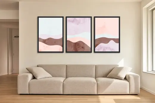 Pôster Trio de paisagem em aquarela pastel emoldurado na parede: sala de estar ampla