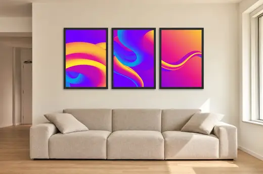 Pôster Trio abstrato em degradê roxo e laranja emoldurado na parede: sala de estar ampla