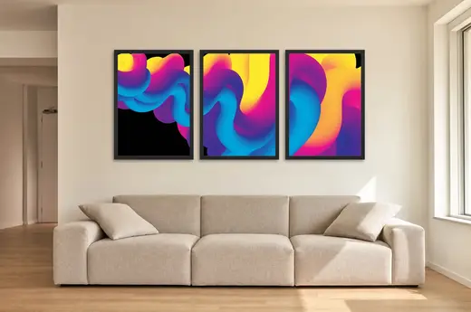Pôster Trio abstrato em espiral magenta e amarelo emoldurado na parede: sala de estar ampla