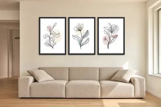 Pôster Trio botânico em traço fino minimalista emoldurado na parede: sala de estar ampla