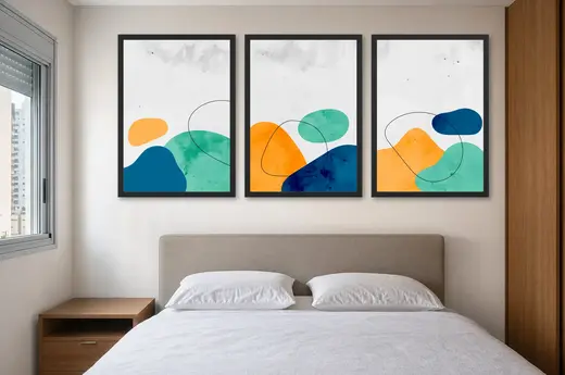 Pôster Trio abstrato em aquarela azul e laranja emoldurado na parede: quarto de casal