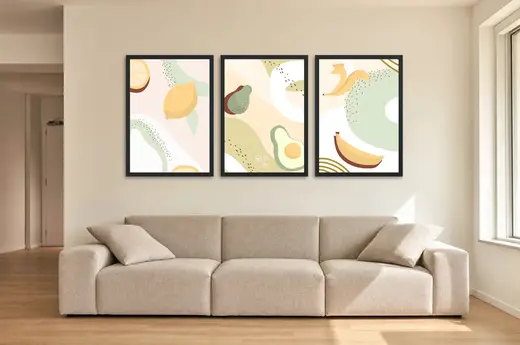 Pôster Trio ilustrado de limão, abacate e banana emoldurado na parede: sala de estar ampla