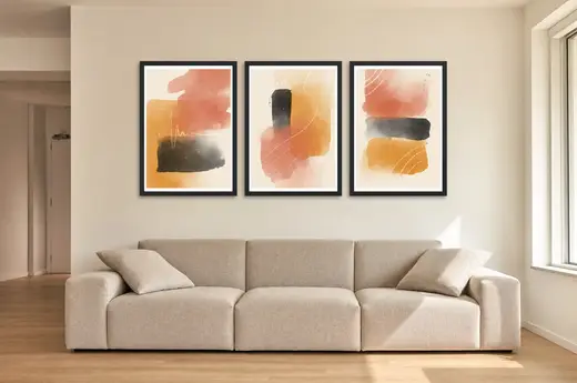 Pôster Trio aquarela em terracota e preto emoldurado na parede: sala de estar ampla