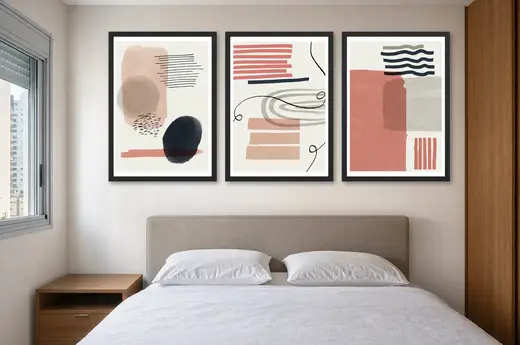 Pôster Trio abstrato em rosa-antigo e coral emoldurado na parede: quarto de casal