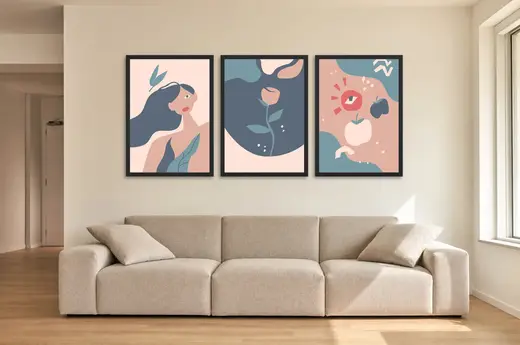 Pôster Trio ilustrado de mulher, rosa e natureza morta emoldurado na parede: sala de estar ampla