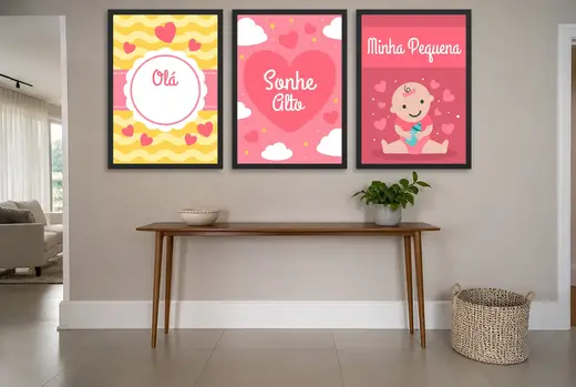 Pôster Trio infantil de corações em amarelo e coral emoldurado na parede: hall de entrada