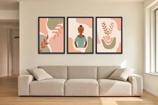 Pôster Trio boho de folhas e silhueta feminina emoldurado na parede: sala de estar ampla