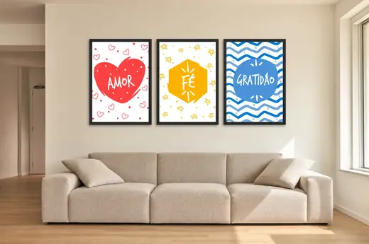 Pôster Trio colorido de amor, fé e gratidão emoldurado na parede: sala de estar ampla