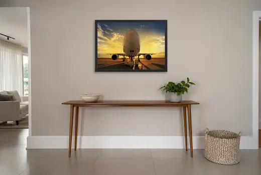 Pôster Nariz de avião ao entardecer emoldurado na parede: hall de entrada