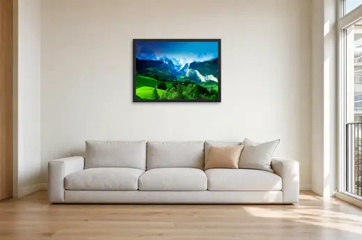 Pôster Vale entre montanhas emoldurado na parede: sala de estar