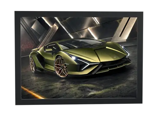 Pôster Lamborghini verde-oliva em ângulo baixo emoldurado