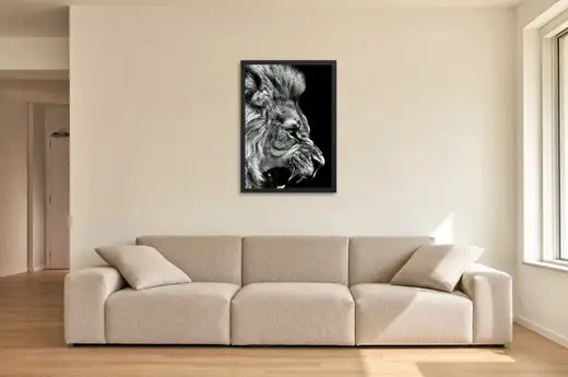 Pôster Leão rugindo em preto e branco emoldurado na parede: sala de estar ampla