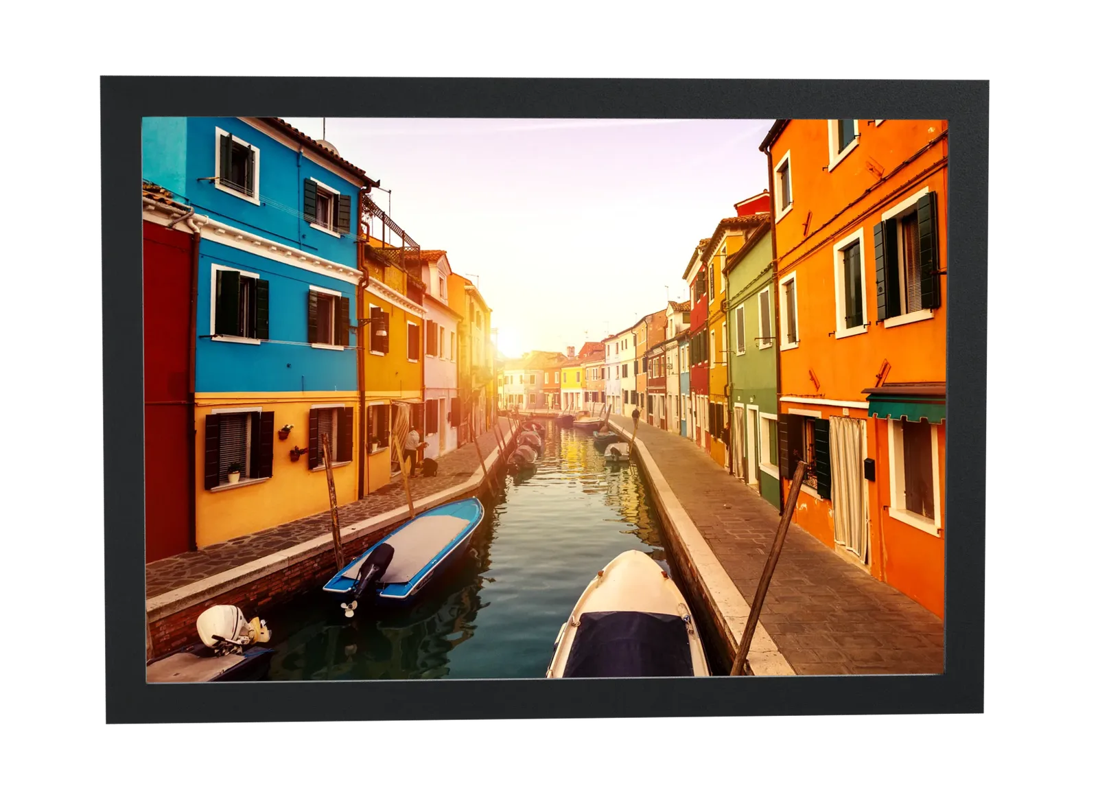Pôster Canal estreito entre casas coloridas emoldurado