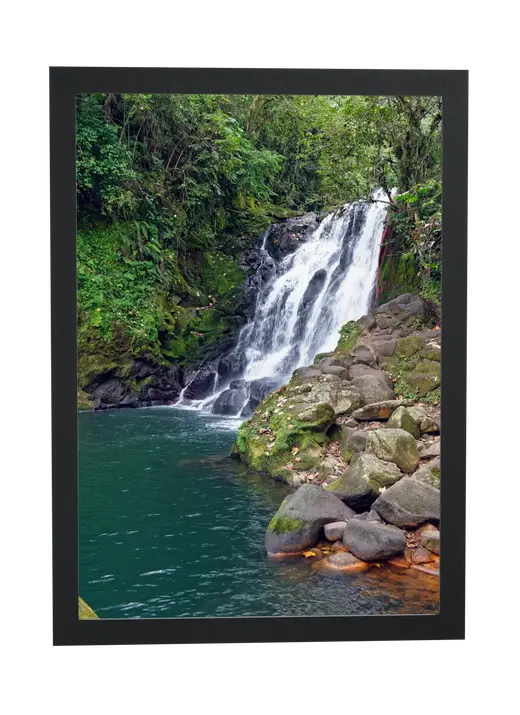 Pôster Cachoeira com poço de água verde emoldurado