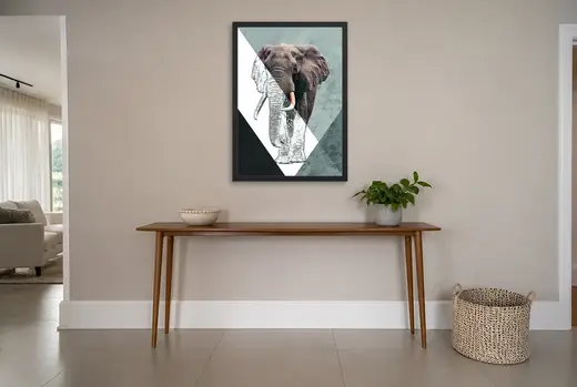 Pôster Elefante em triângulos cinza e preto emoldurado na parede: hall de entrada