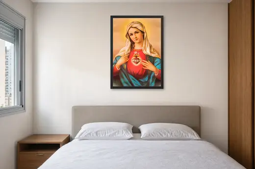 Pôster Imaculado Coração de Maria emoldurado na parede: quarto de casal