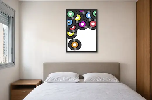 Pôster Discos de vinil coloridos emoldurado na parede: quarto de casal