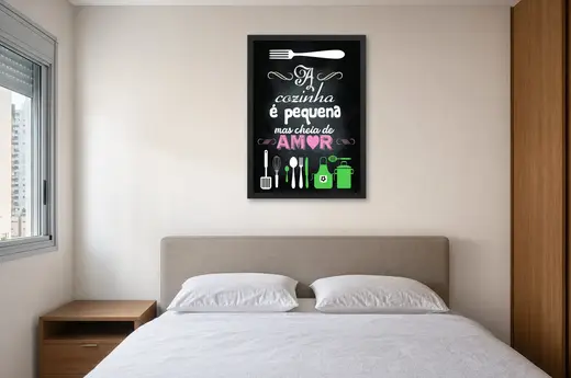 Pôster Pequena mas cheia de amor emoldurado na parede: quarto de casal