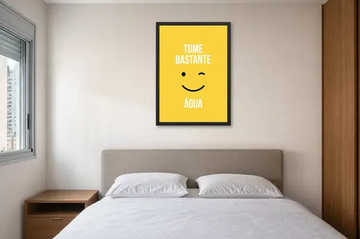 Pôster Tome bastante água emoldurado na parede: quarto de casal