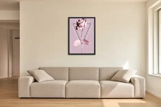 Pôster Rosa com tinta escorrendo e triângulos emoldurado na parede: sala de estar ampla