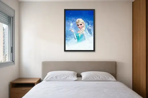 Pôster Frozen (2013): Elsa e o floco de neve emoldurado na parede: quarto de casal