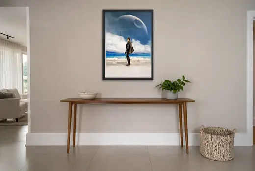 Pôster Rogue One (2016): Jyn diante da Estrela da Morte emoldurado na parede: hall de entrada