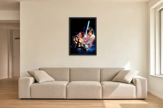 Pôster Star Wars Uma Nova Esperança (1977): Luke, Leia e Han emoldurado na parede: sala de estar ampla