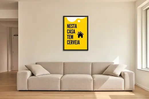 Pôster Nesta casa tem cerveja emoldurado na parede: sala de estar ampla