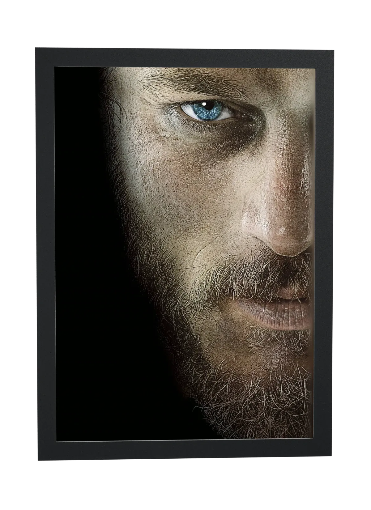 Pôster Vikings (2013): olho azul e barba em close emoldurado