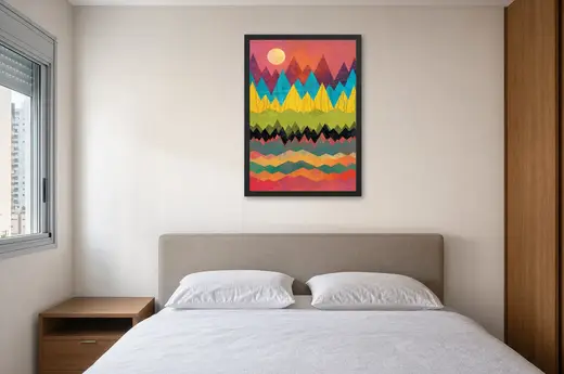 Pôster Montanhas coloridas emoldurado na parede: quarto de casal