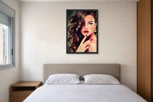 Pôster Cabelo em ondas e batom vinho emoldurado na parede: quarto de casal