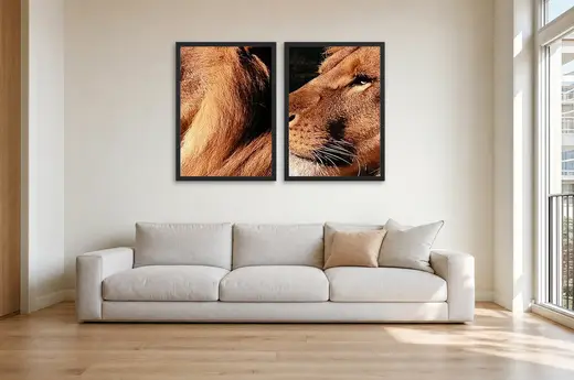 Pôster Dupla de leão em fotografia dourada emoldurado na parede: sala de estar