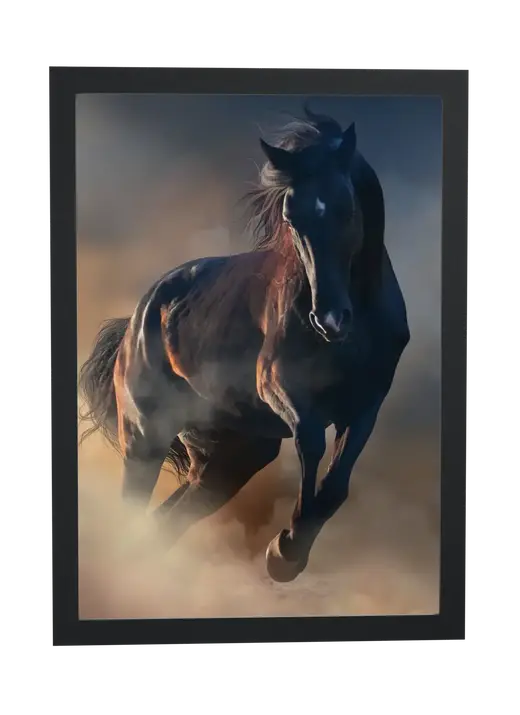 Pôster Cavalo preto correndo na poeira emoldurado