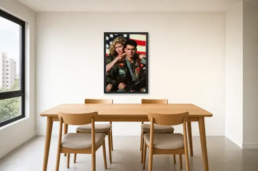 Pôster Top Gun (1986): Maverick e Charlie emoldurado na parede: sala de jantar