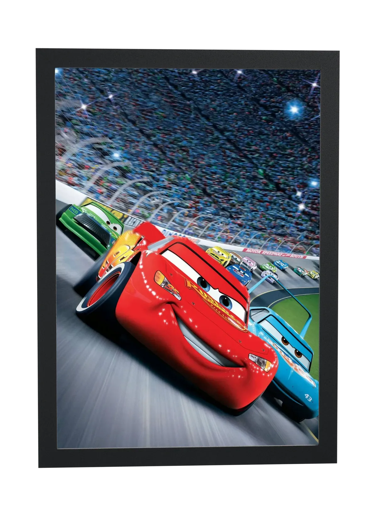 Pôster Carros (2006): Relâmpago McQueen na pista emoldurado