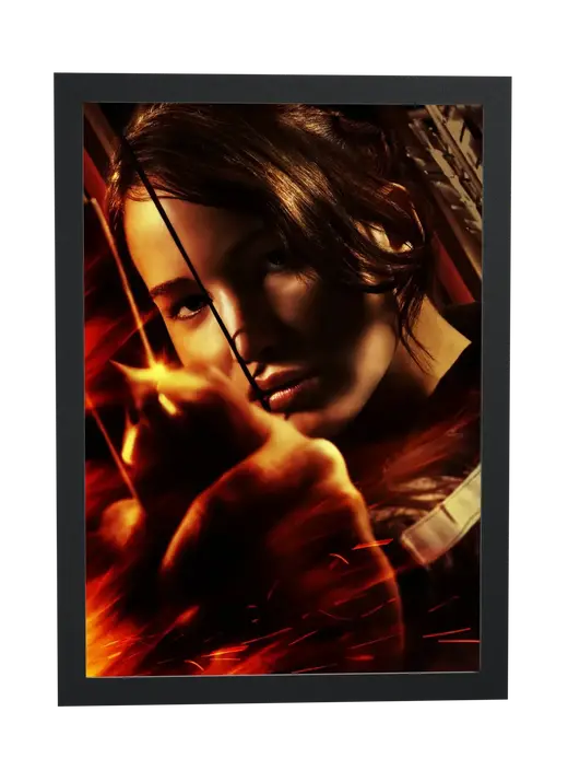 Pôster Jogos Vorazes (2012): Katniss com o arco emoldurado