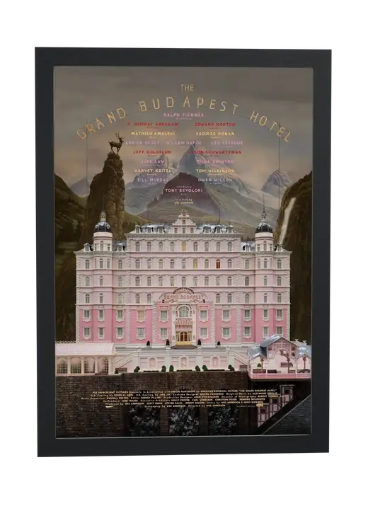 Pôster O Grande Hotel Budapeste (2014): fachada rosa emoldurado