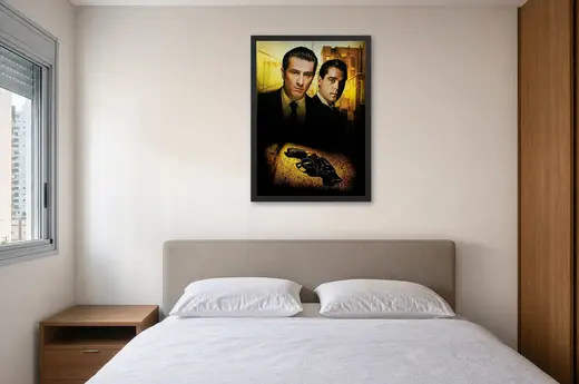 Pôster Os Bons Companheiros (1990): dupla de ternos emoldurado na parede: quarto de casal