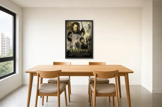 Pôster O Senhor dos Anéis O Retorno do Rei (2003): espada erguida emoldurado na parede: sala de jantar