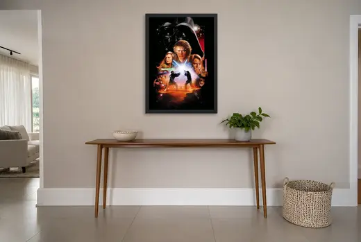 Pôster Star Wars A Vingança dos Sith (2005): duelo de sabres emoldurado na parede: hall de entrada