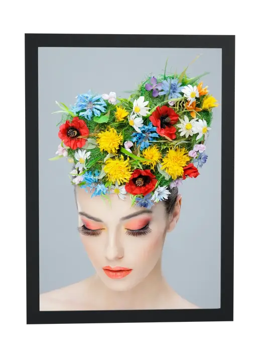 Pôster Rosto com coroa de flores silvestres emoldurado
