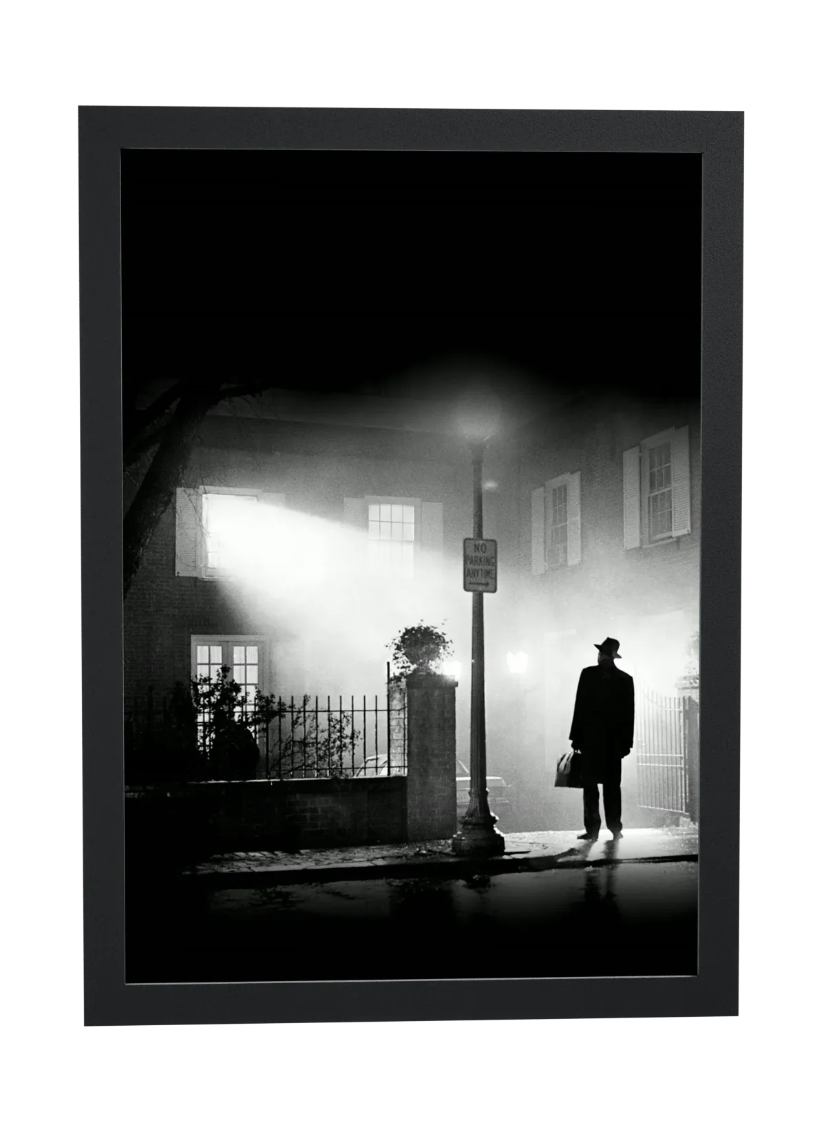 Pôster O Exorcista (1973): silhueta sob o poste emoldurado