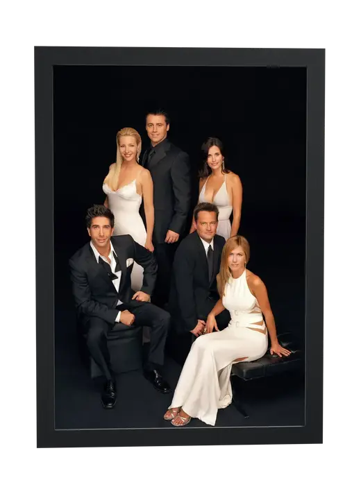 Pôster Friends (1994): pose elegante em preto e branco emoldurado